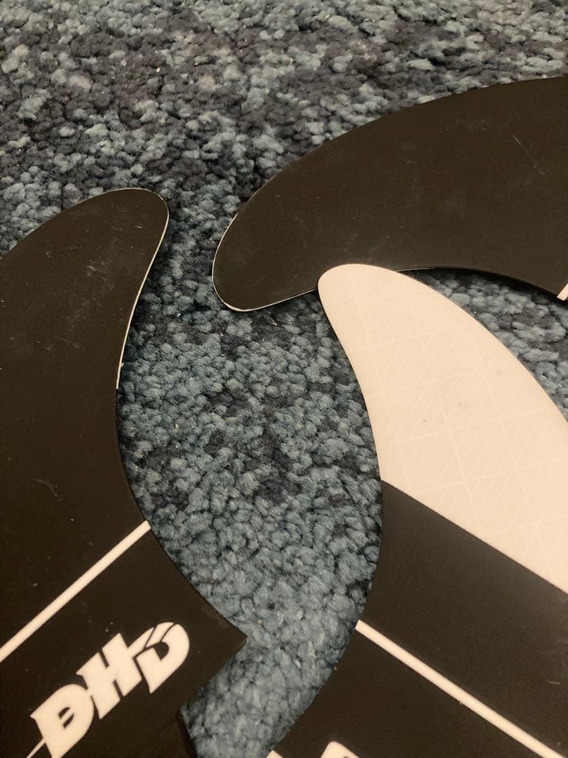 新品同様です　FCS2 DHDフィン　Mサイズ