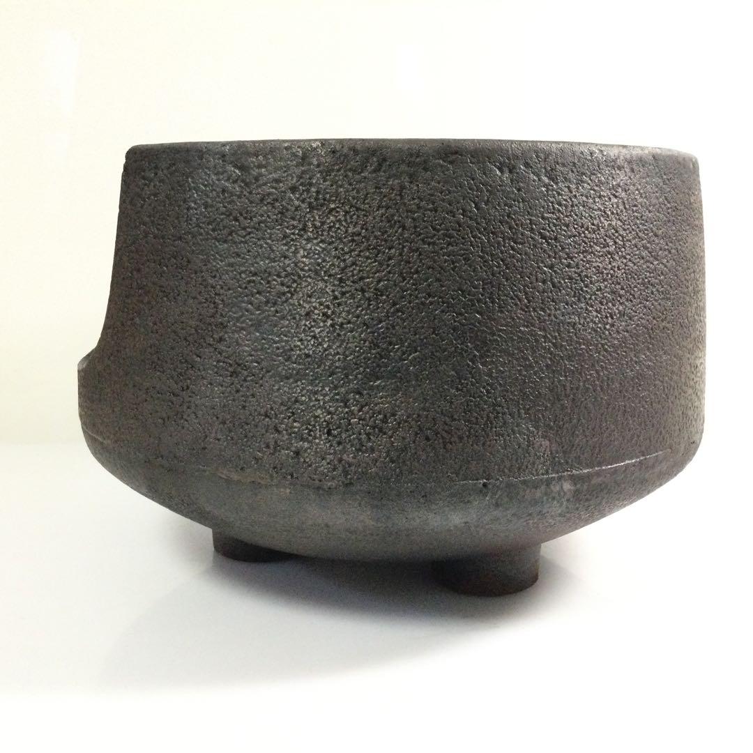 鉄器製 面取風炉 茶道具 五徳・灰付 紙箱付 茶釜 L262