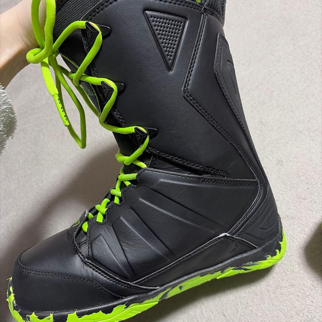 thirtytwo × HOUSE OF 1817スノーボードブーツ