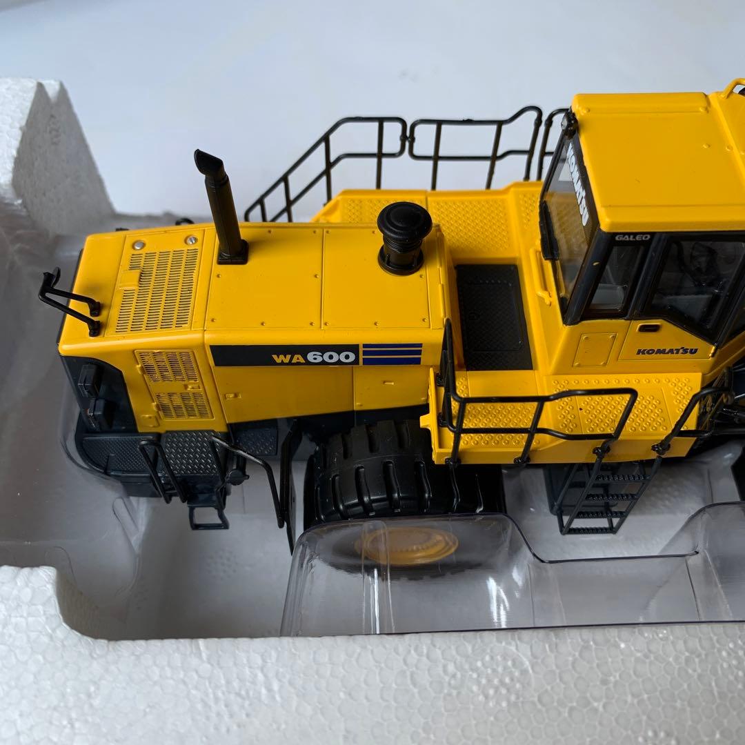 コマツ　WA600 ホイールローダー　1/50 未展示品