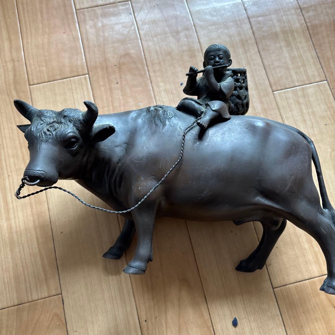 銅製 牛に乗る笛吹童子