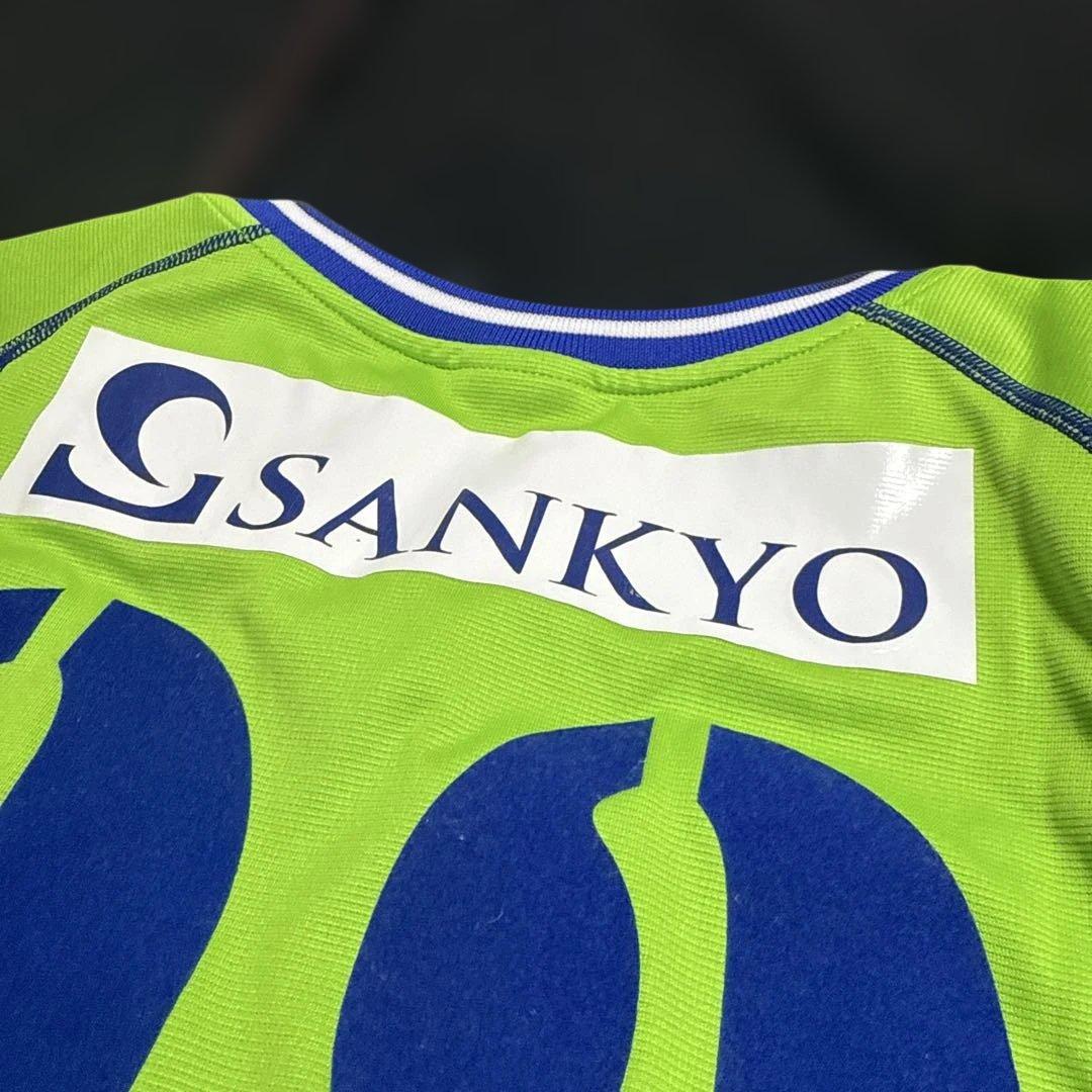 2004年湘南ベルマーレ選手着用ユニフォーム