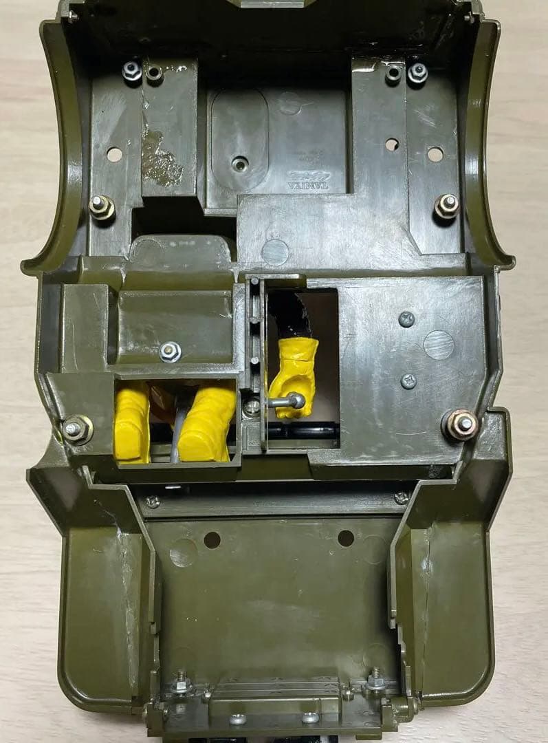 瀧*光様 ワイルドウイリー2 AM送信機4、受信機4、タミヤ充電器、BL-FOR