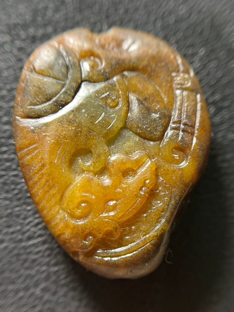 本物！貴重な手彫り和田玉ペンダント★籽料証明書つき