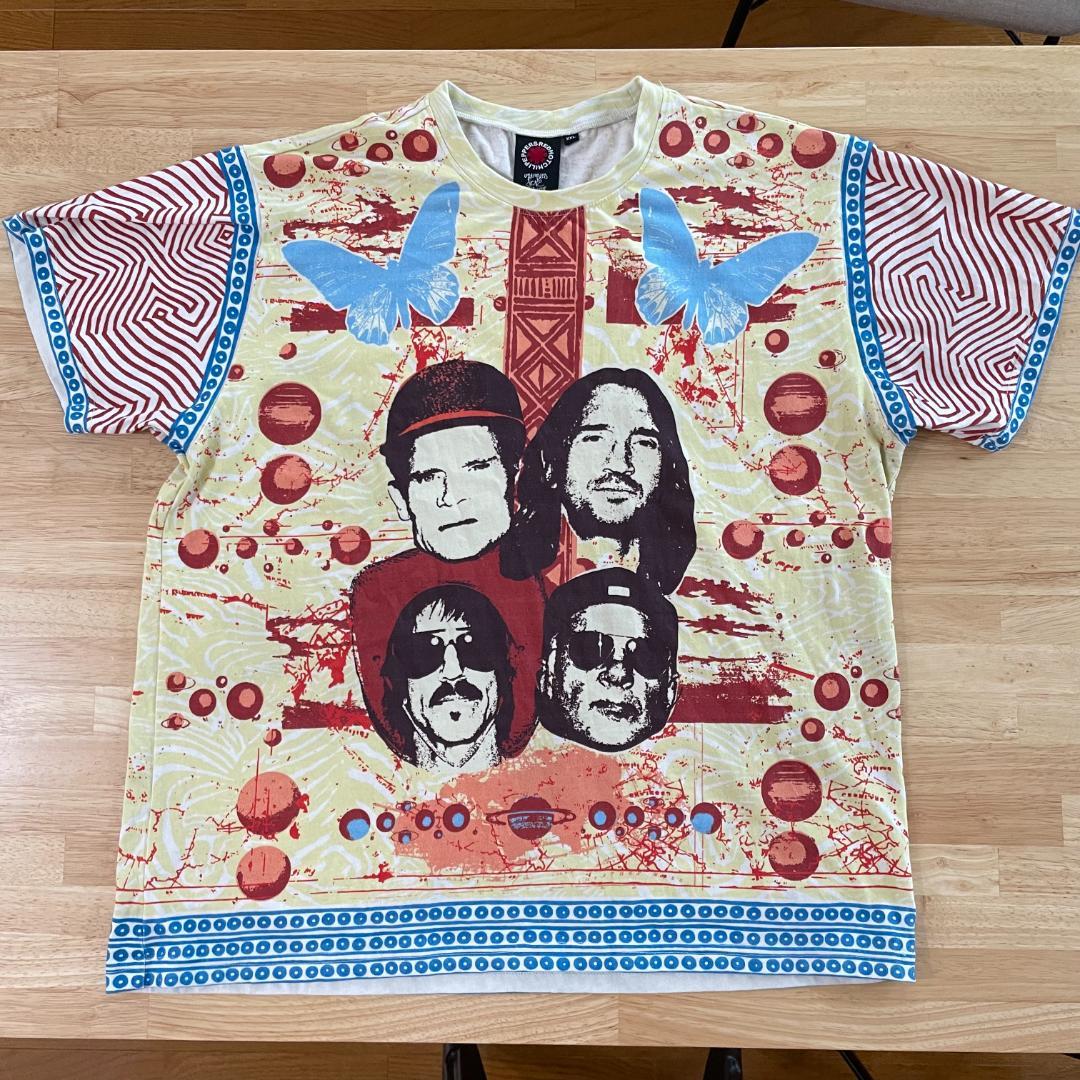 RED HOT CHILI PEPPERS UNLIMITED Tシャツ