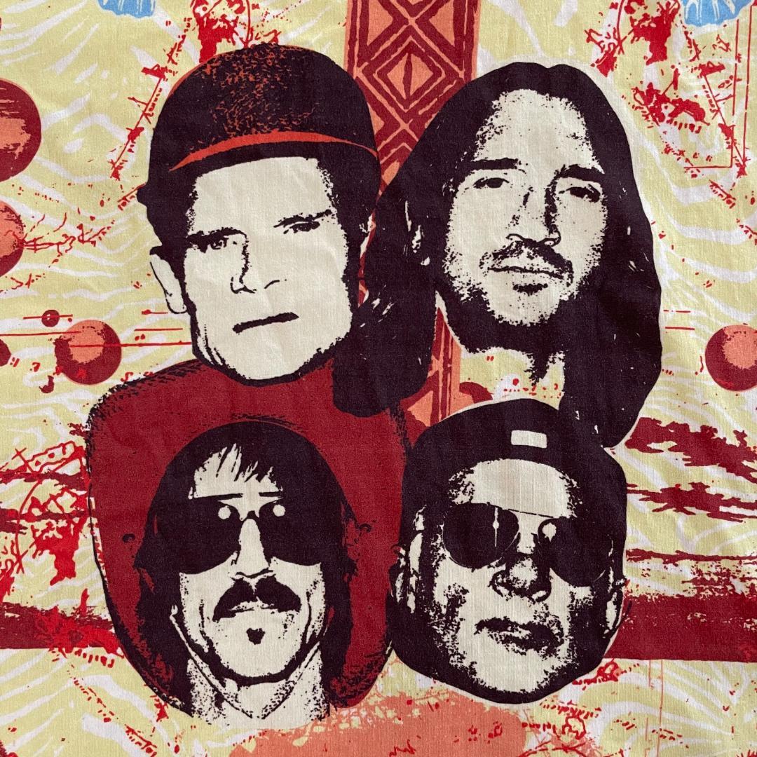 RED HOT CHILI PEPPERS UNLIMITED Tシャツ