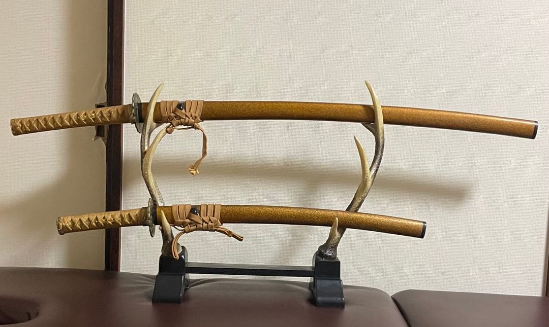 ポメ　模造刀　居合刀　太刀　脇差　刀掛け　武具　X098