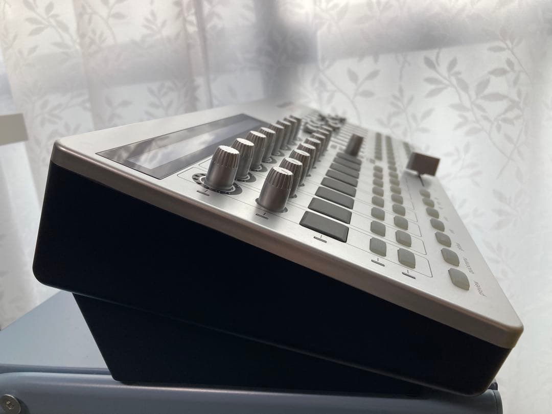 Novation ZeRO SL MkII／MIDIコントローラー