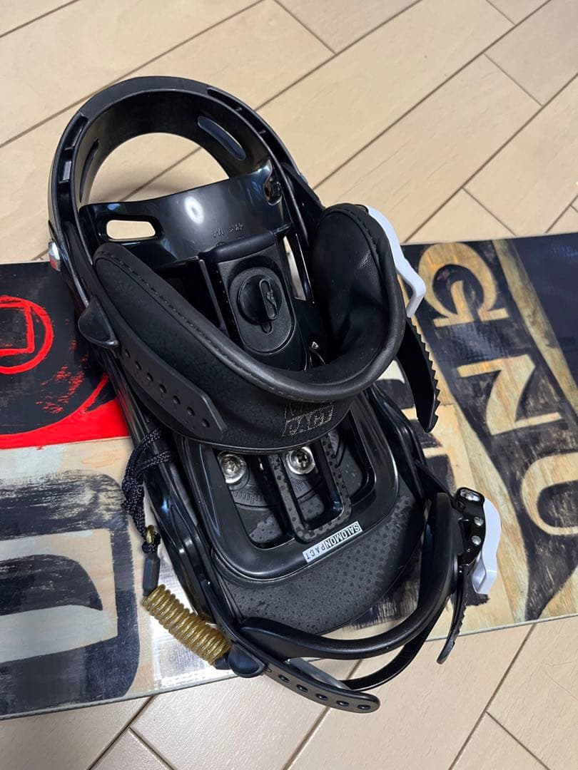 GNU スノーボード　スノボ　板　ビンディング　バイン