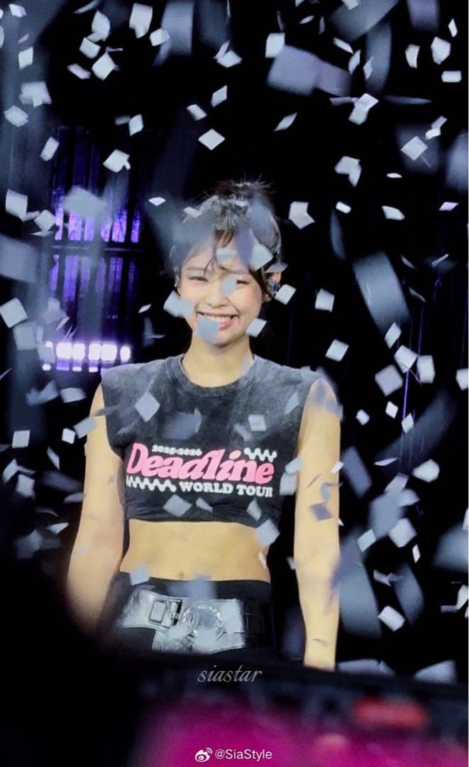 BLACKPINK DEADLINE 公式　Tシャツ