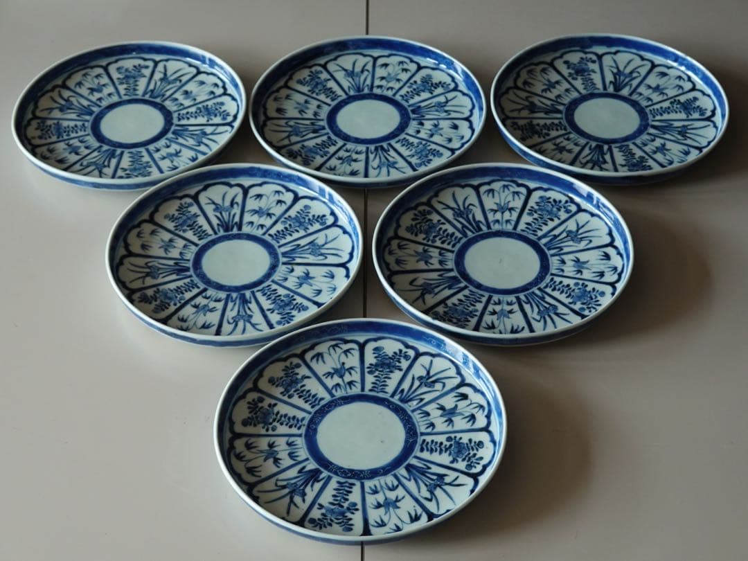江戸時代　中期　古伊万里　染付　墨弾き　草花文　皿　6客　リム皿　七寸皿　中皿