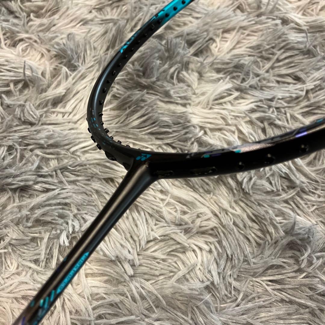 【美品】アストロクス88D PRO バドミントンラケット 4UG5