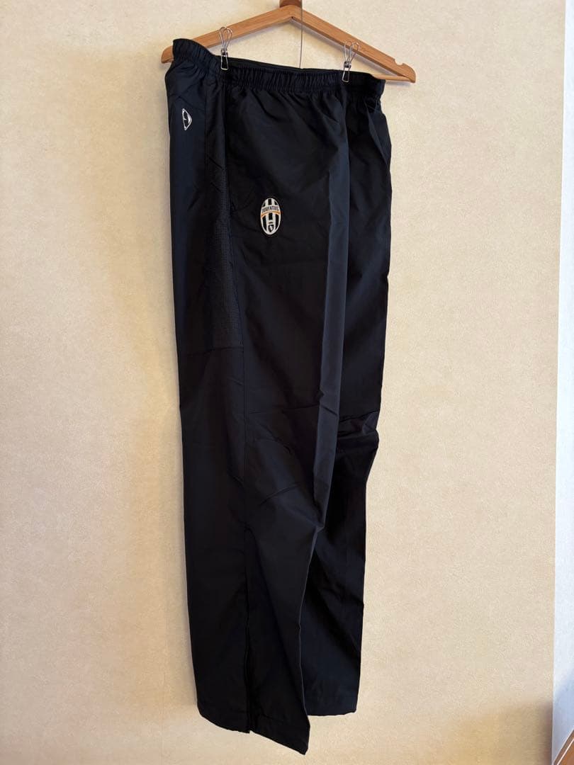 【新品】Juventus 黒 training suits(US size M)