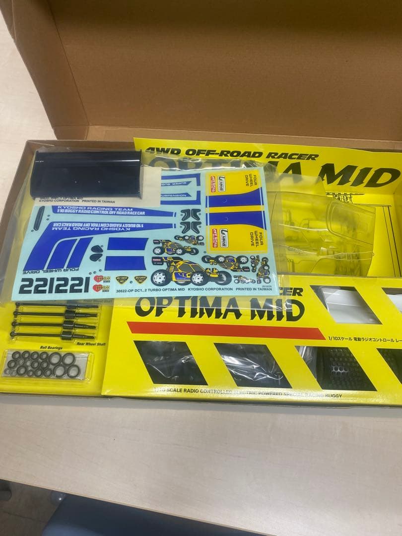 京商　オプティマ・ミッド　OPTIMA MID 4WD電動ラジコンバギー