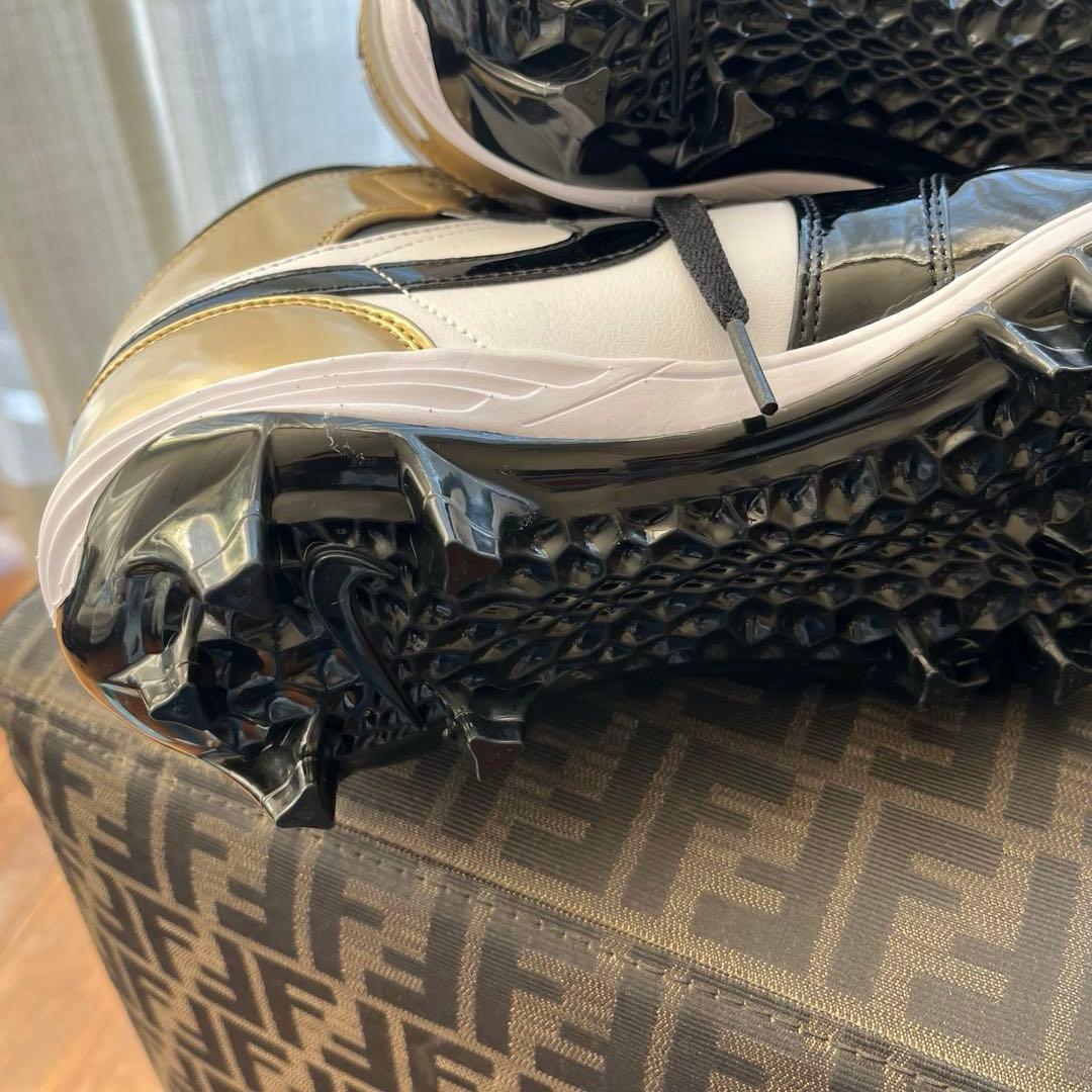 アメフトスパイク JORDAN メタリックゴールド・ブラック　サイズ26.5