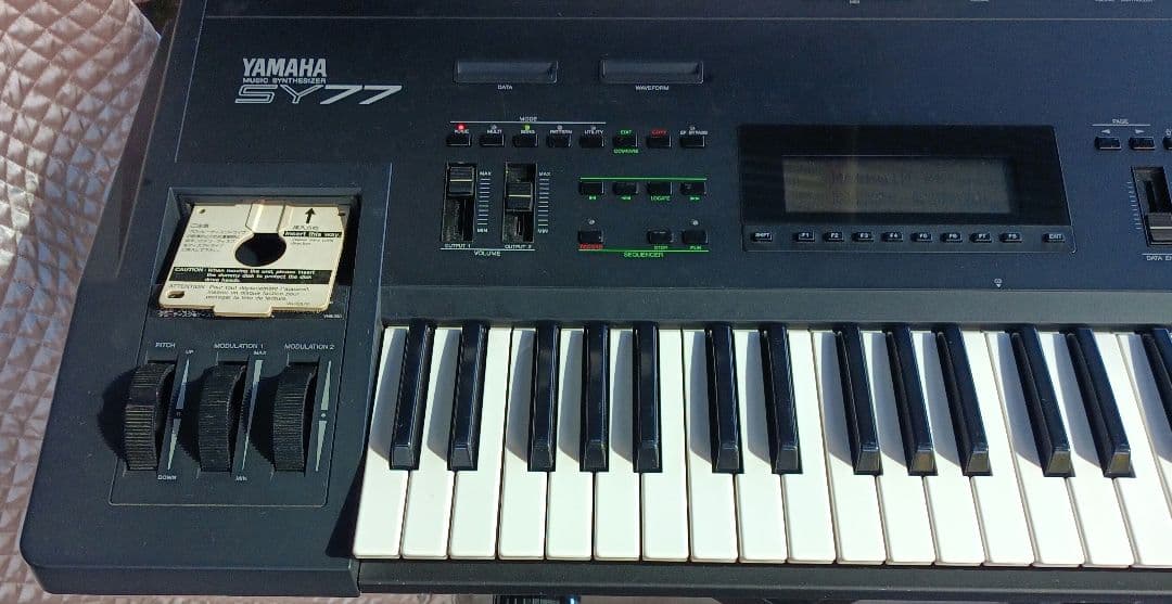 Yamaha SY77 シンセサイザー 61鍵