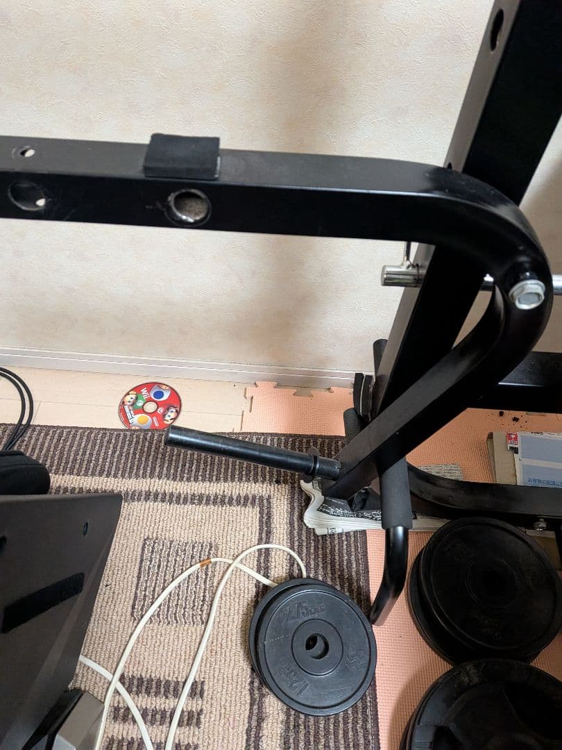 トレーニングベンチ ブラック。バーと重り中古