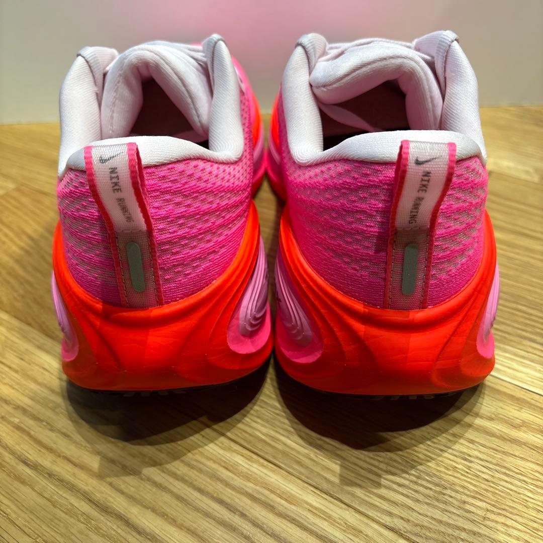 【ウィメンズ27cm(メンズ26.5cm)新品未使用】ナイキ ボメロプラス
