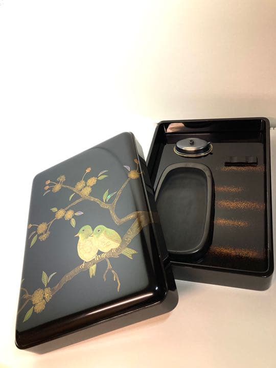 硯箱　桜と目白