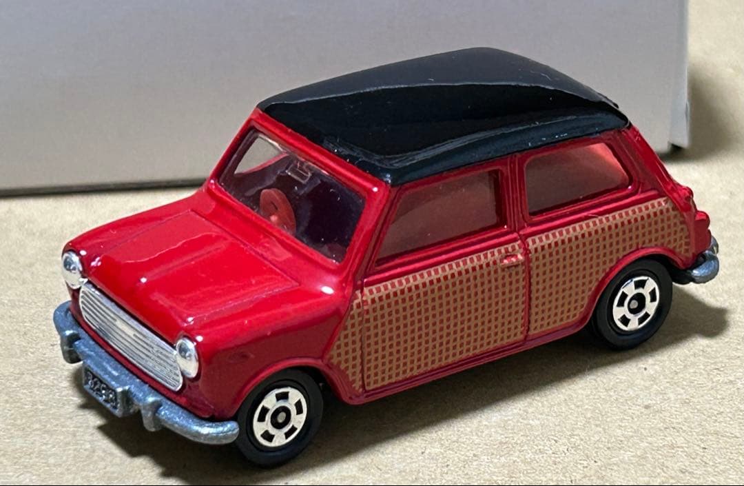 トミカ ミニクーパー サイド網目 黄タンポ 赤/黒ルーフタイプ