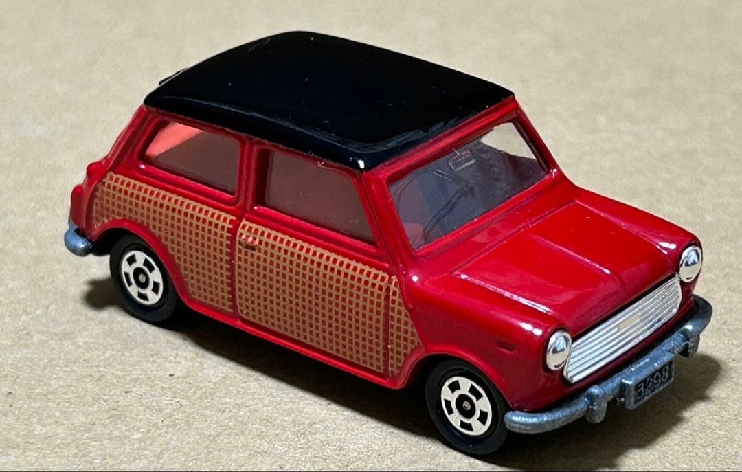 トミカ ミニクーパー サイド網目 黄タンポ 赤/黒ルーフタイプ