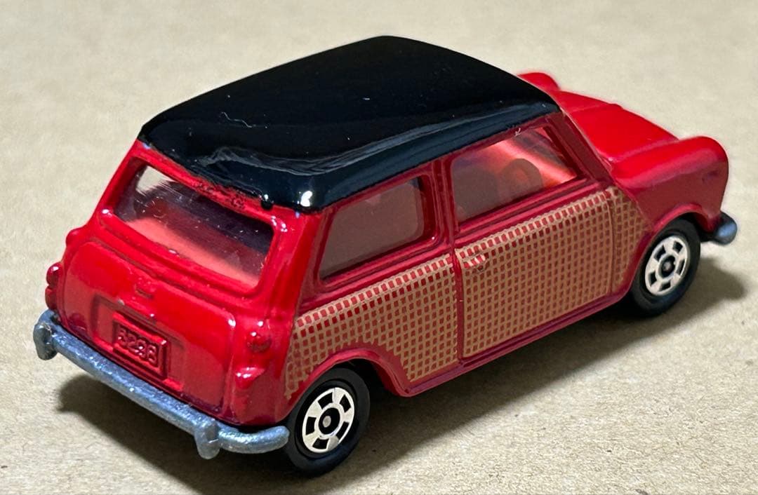 トミカ ミニクーパー サイド網目 黄タンポ 赤/黒ルーフタイプ