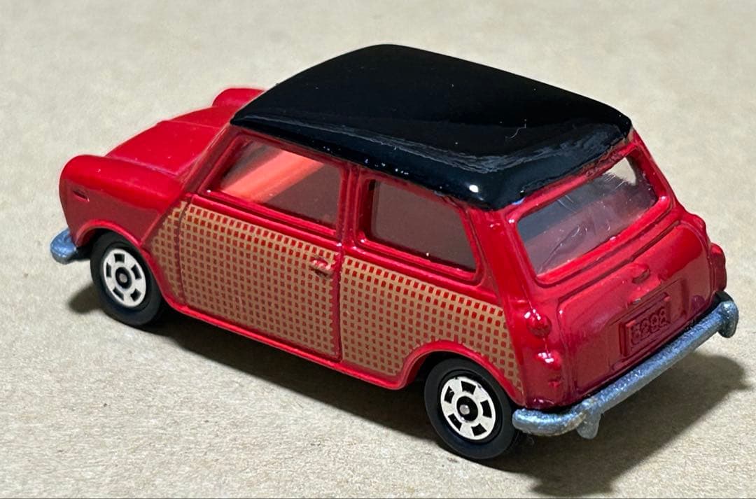 トミカ ミニクーパー サイド網目 黄タンポ 赤/黒ルーフタイプ