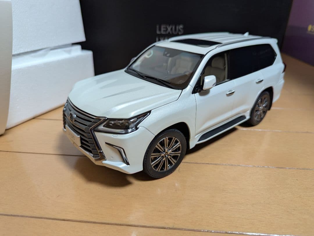kyosho 1/18 LEXUS LX570 京商