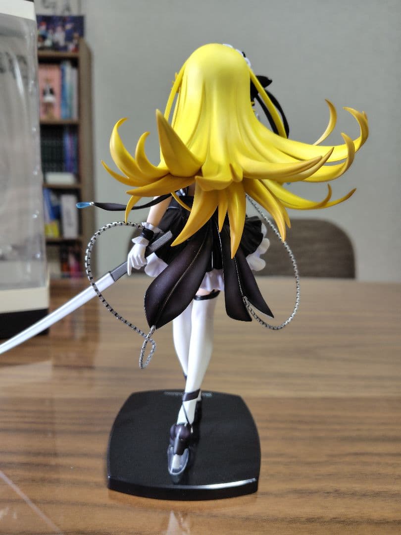 忍野忍 メイドフィギュア