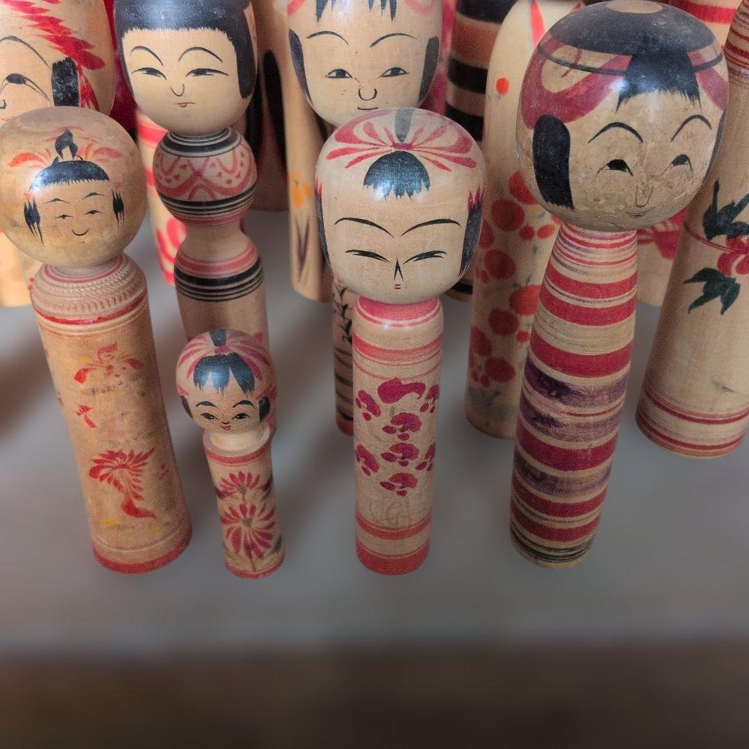 伝統的なこけし人形セット　約29体