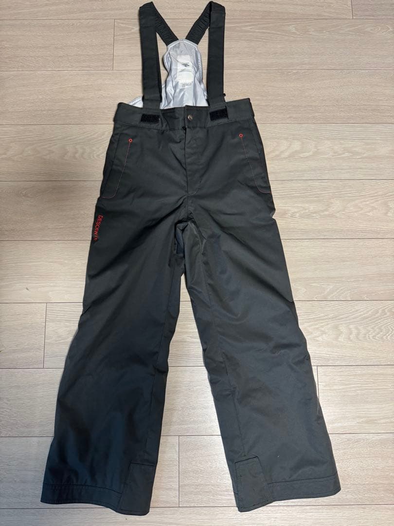 DESCENTE スキーウェア 赤 140 サイズ