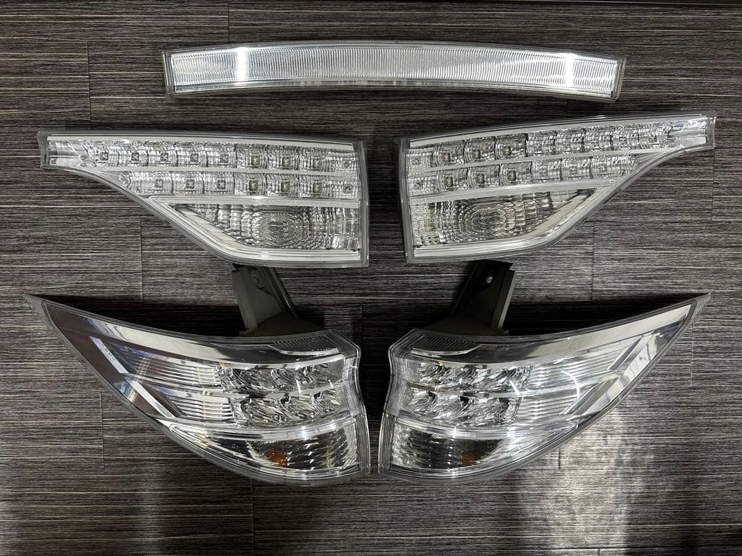 トヨタ エスティマ 50系 後期用 純正 テールランプ