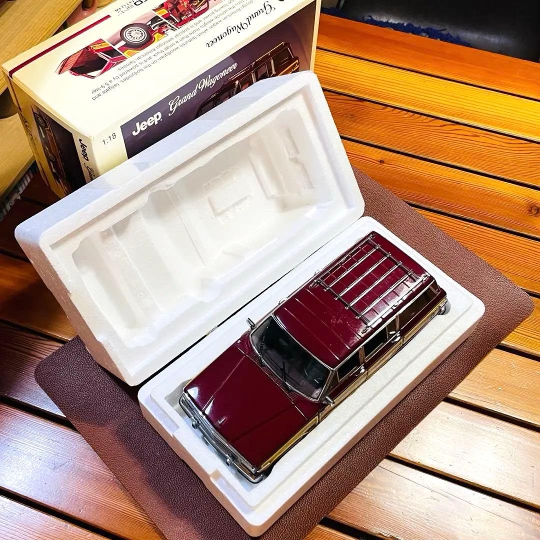 ジープ　グランドワゴニア　Grand Wagoneer AUTOart　1/18