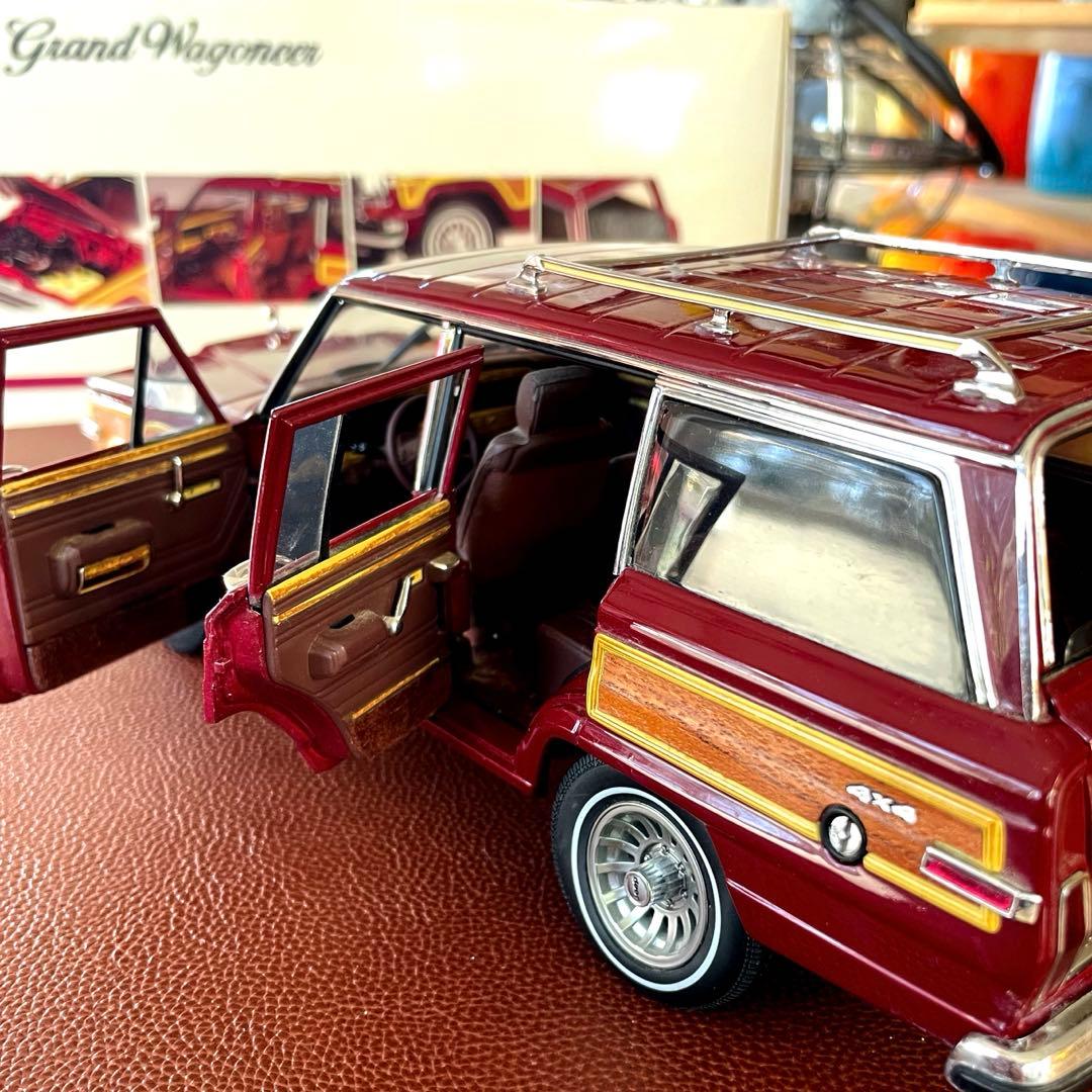 ジープ　グランドワゴニア　Grand Wagoneer AUTOart　1/18