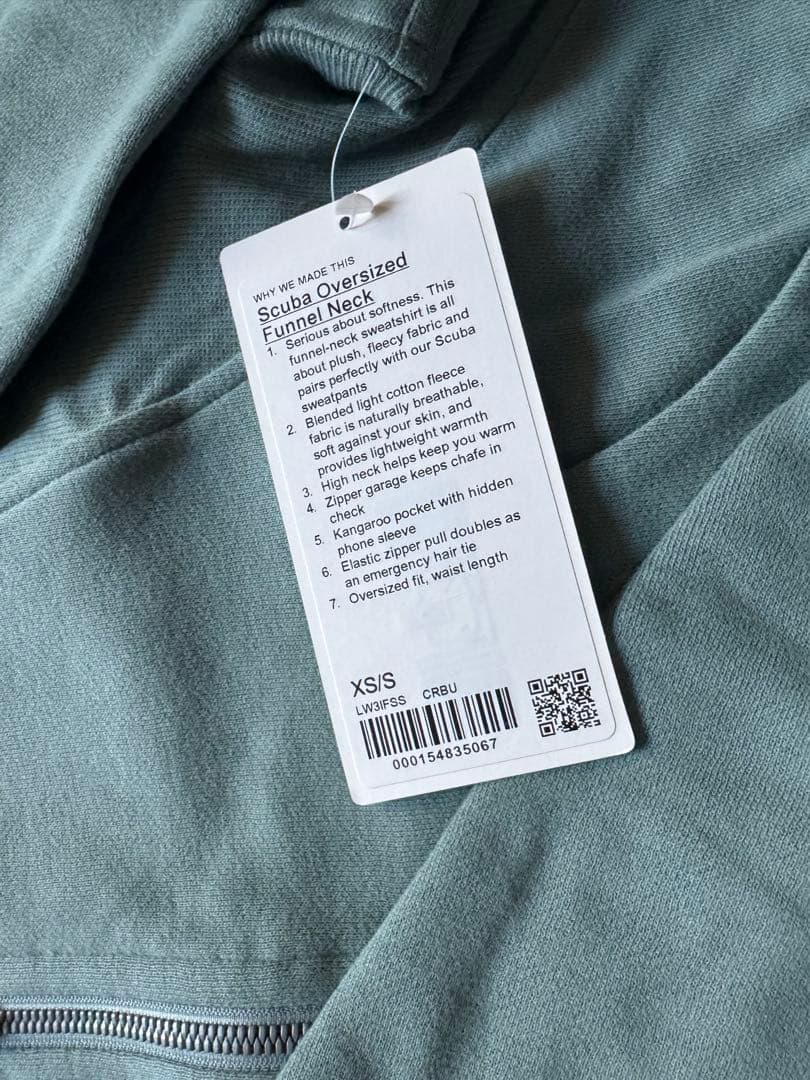 ルルレモン　Scubaオーバーサイズファネルネックハーフジップ
