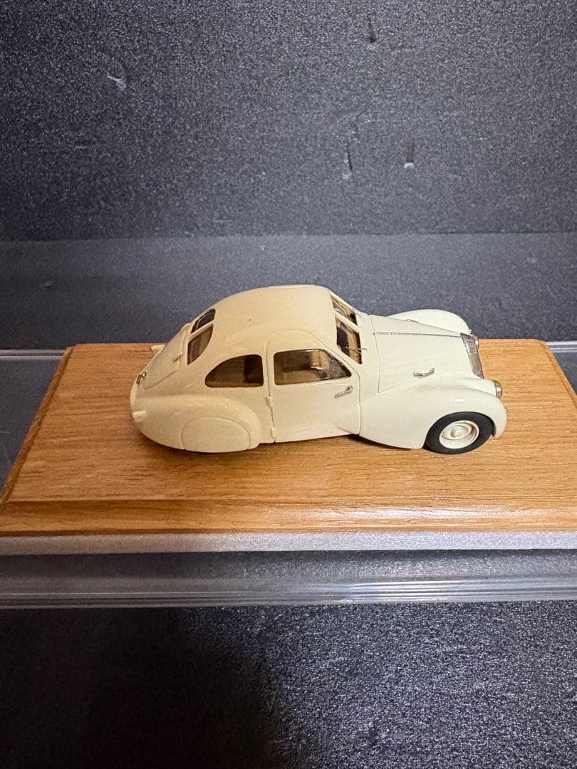 ミニカー heco 1/43 Bugatti T73A 1947
