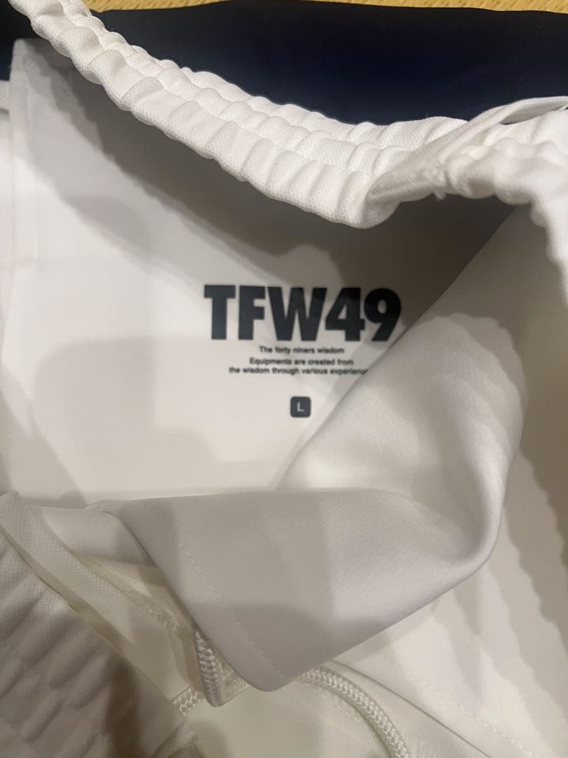TFW49 ジャケットとパンツ　ホワイト　セットアップ