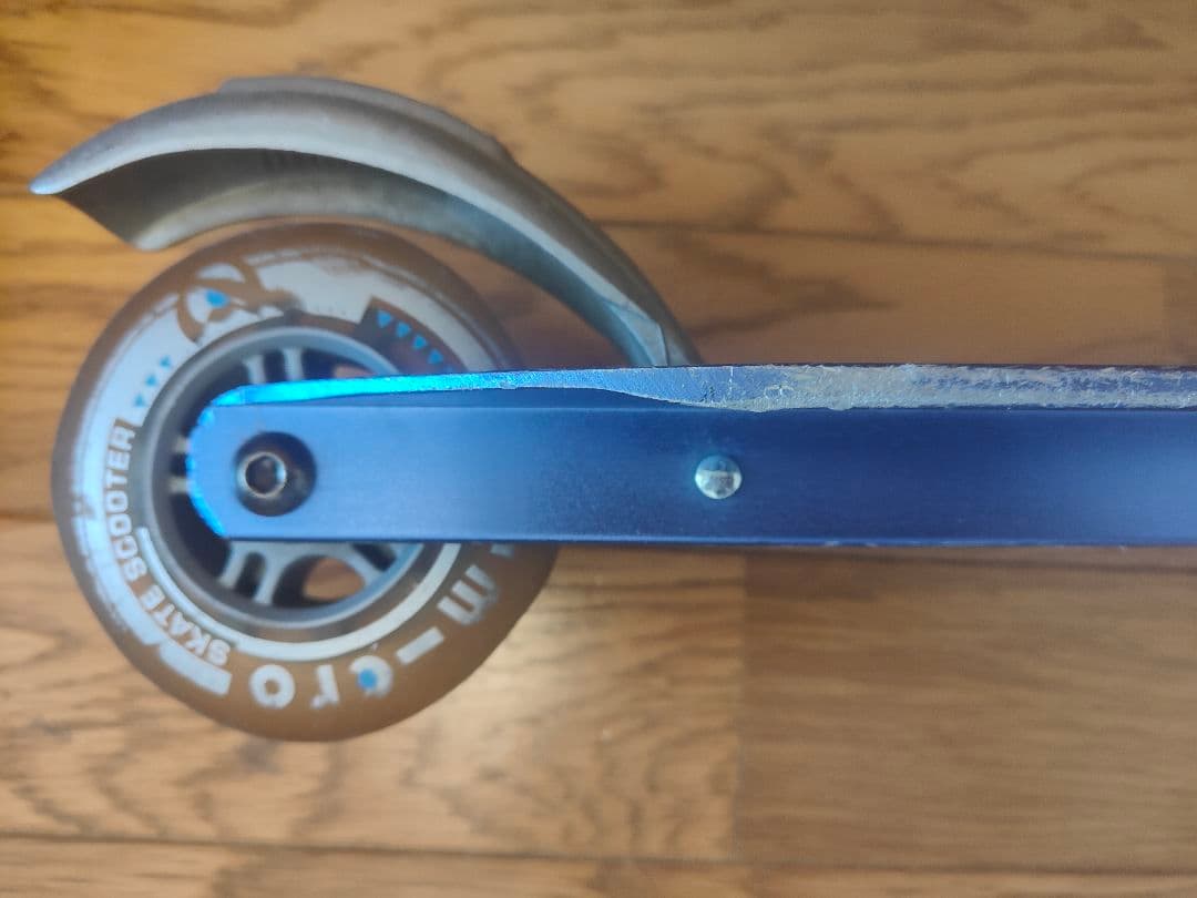 micro sprite scooterキックボード 青