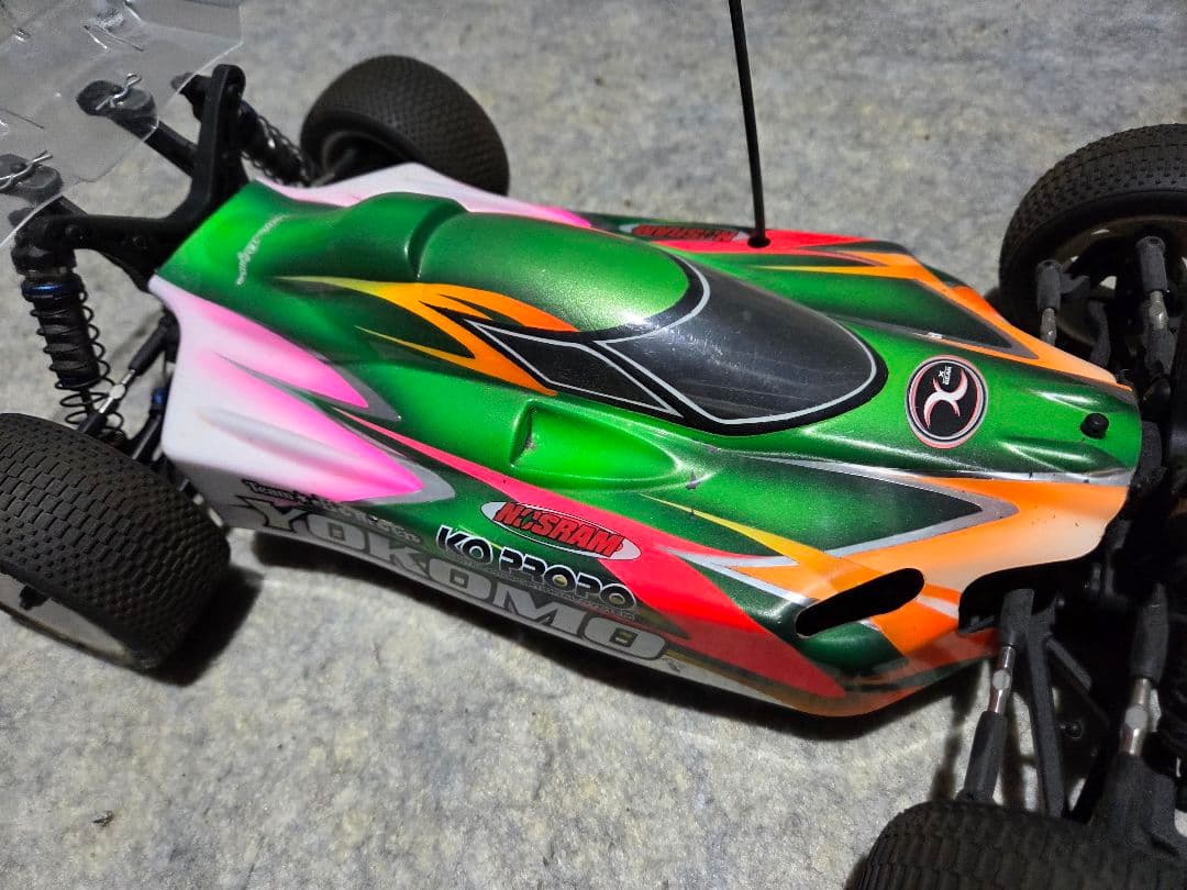 Yokomo B-MAX4 4WD バギー