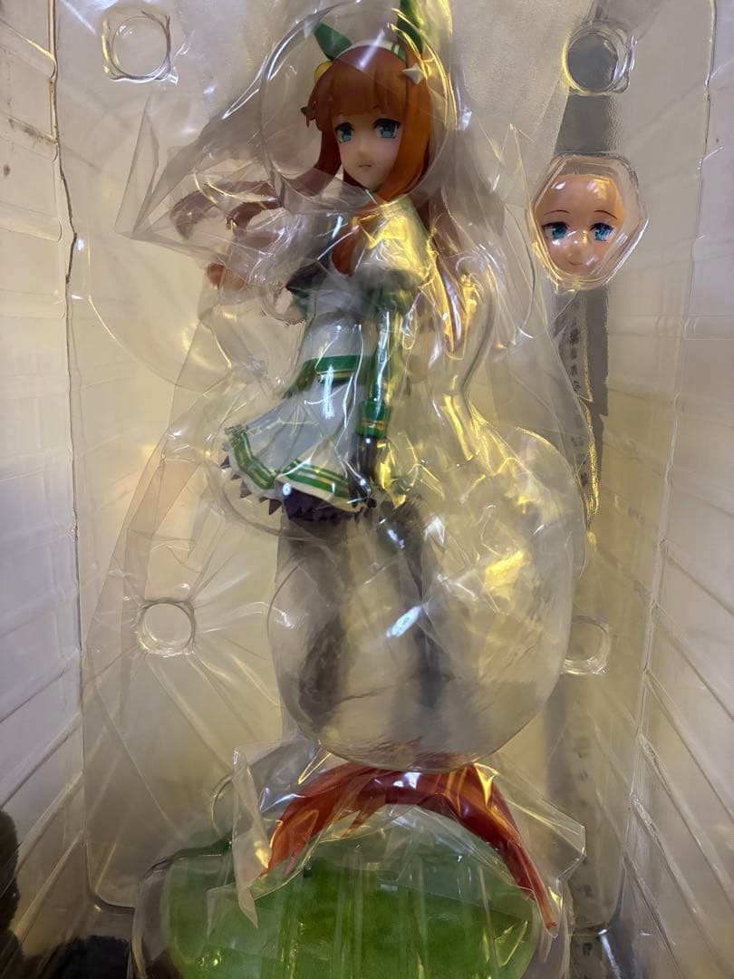 サイレンススズカフィギュア ウマ娘　Lucrea