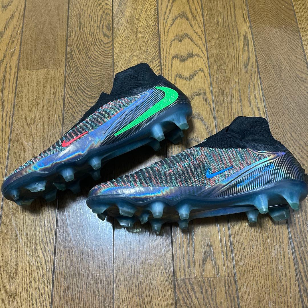 Nike Phantom Mode サッカーシューズ