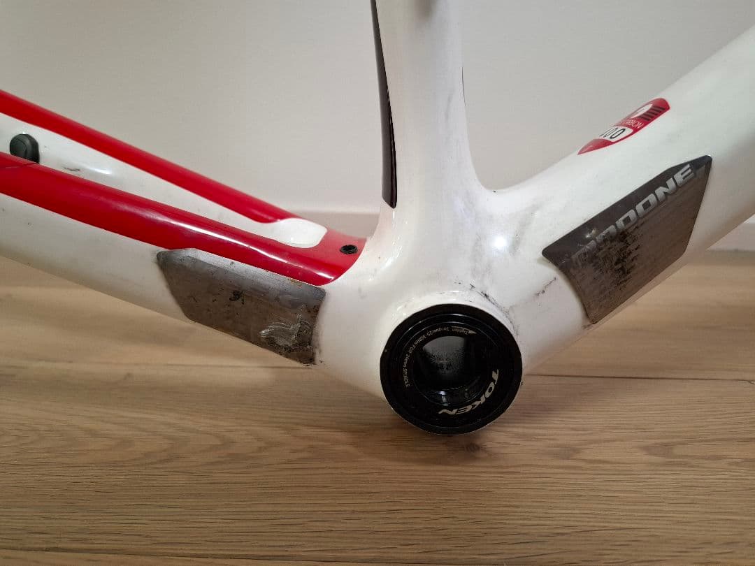 ま*ろ様 TREK MADONE4.5 フレームセット カーボンフレーム　56サ