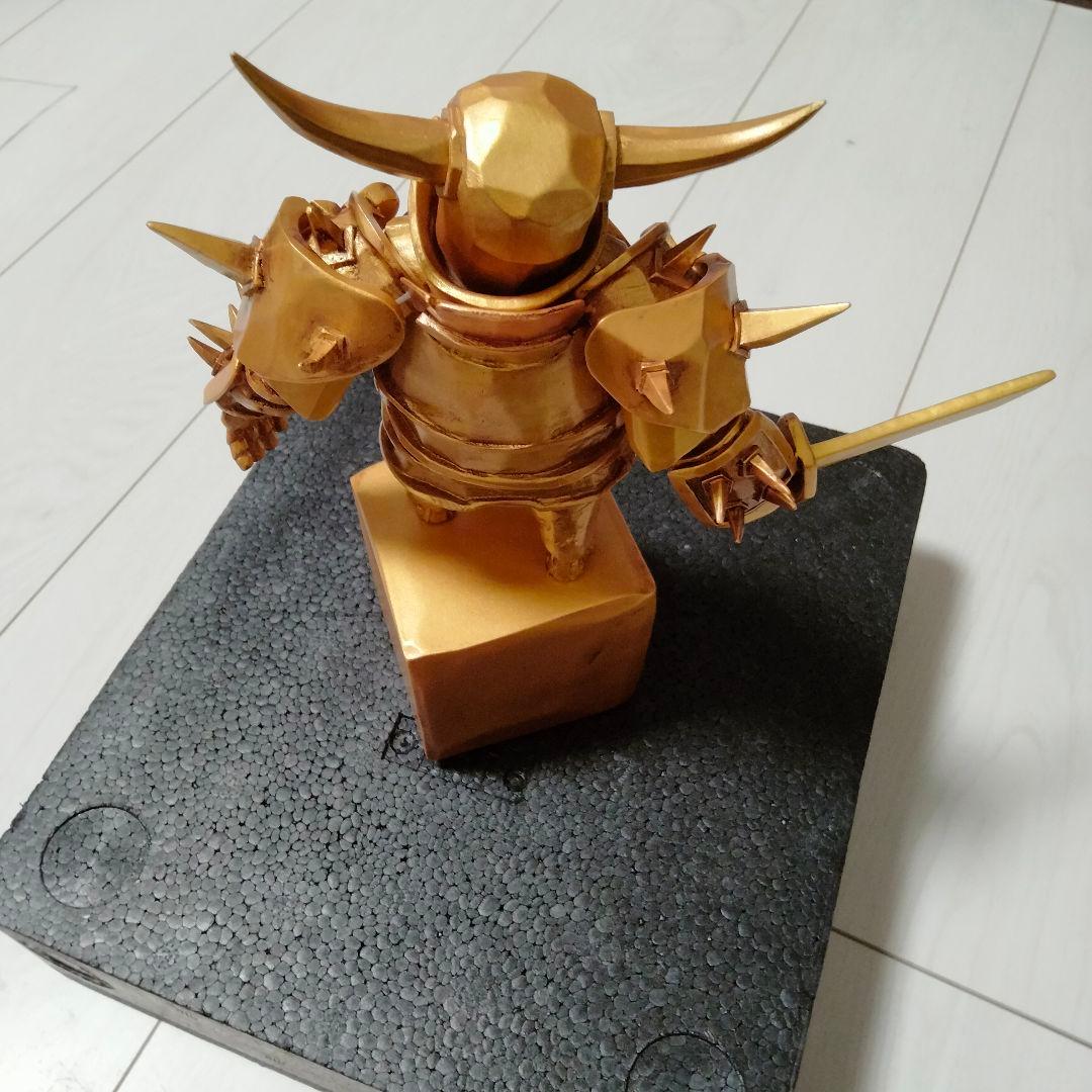クラッシュオブクラン ゴールドペッカ像 金ペッカ