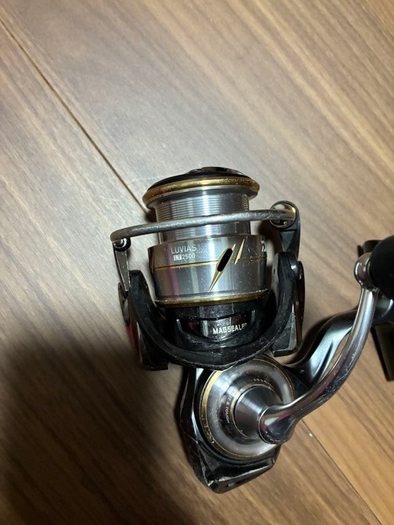 LUVIAS 2500 スピニングリール