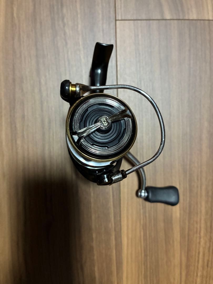 LUVIAS 2500 スピニングリール