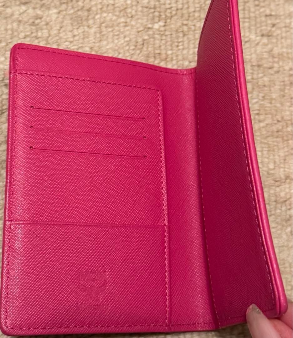 MCM ウサギ パスポートケース