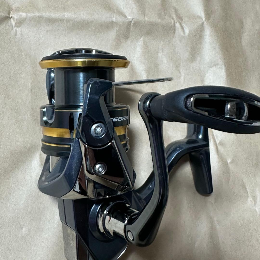 SHIMANO ULTEGRA C3000HG スピニングリール
