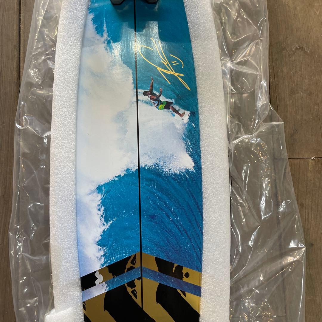 SwellTech スゥェルテック　サーフスケートイタロフェレラープロモデル