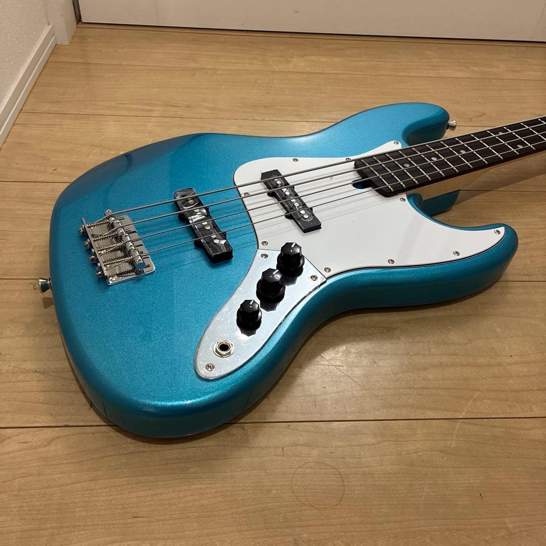 ほぼ新品！バッカス　ユニバースシリーズ　ジャズベースタイプベースギター　調整済み