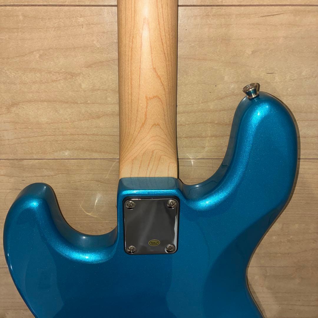 ほぼ新品！バッカス　ユニバースシリーズ　ジャズベースタイプベースギター　調整済み